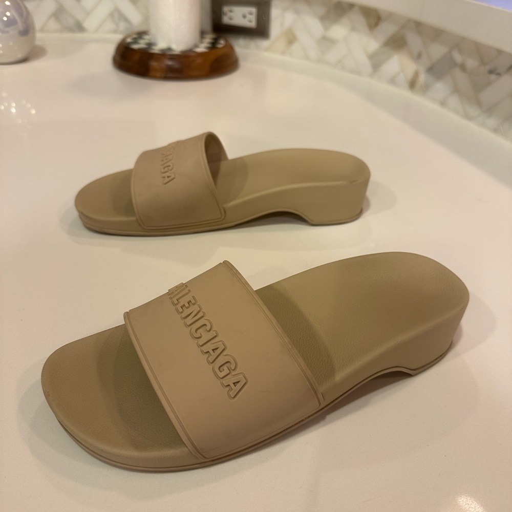 Balenciaga Pool Slides - Picture 4 of 15